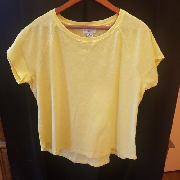 Liz Claiborne Tee Shirt! - Picture 2 of 3
